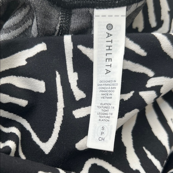 Stylish Black and White Women’s Leggings - Picture 8 of 8